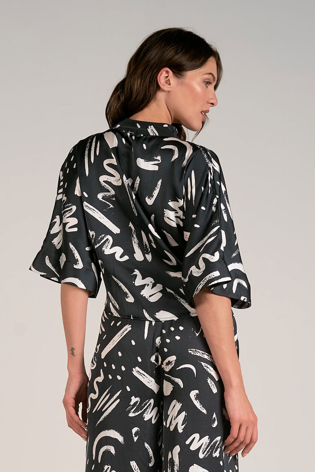 Elan - 3/4 Sleeve Tie Top image 2